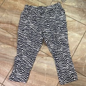 XL cropped jogger zebra print